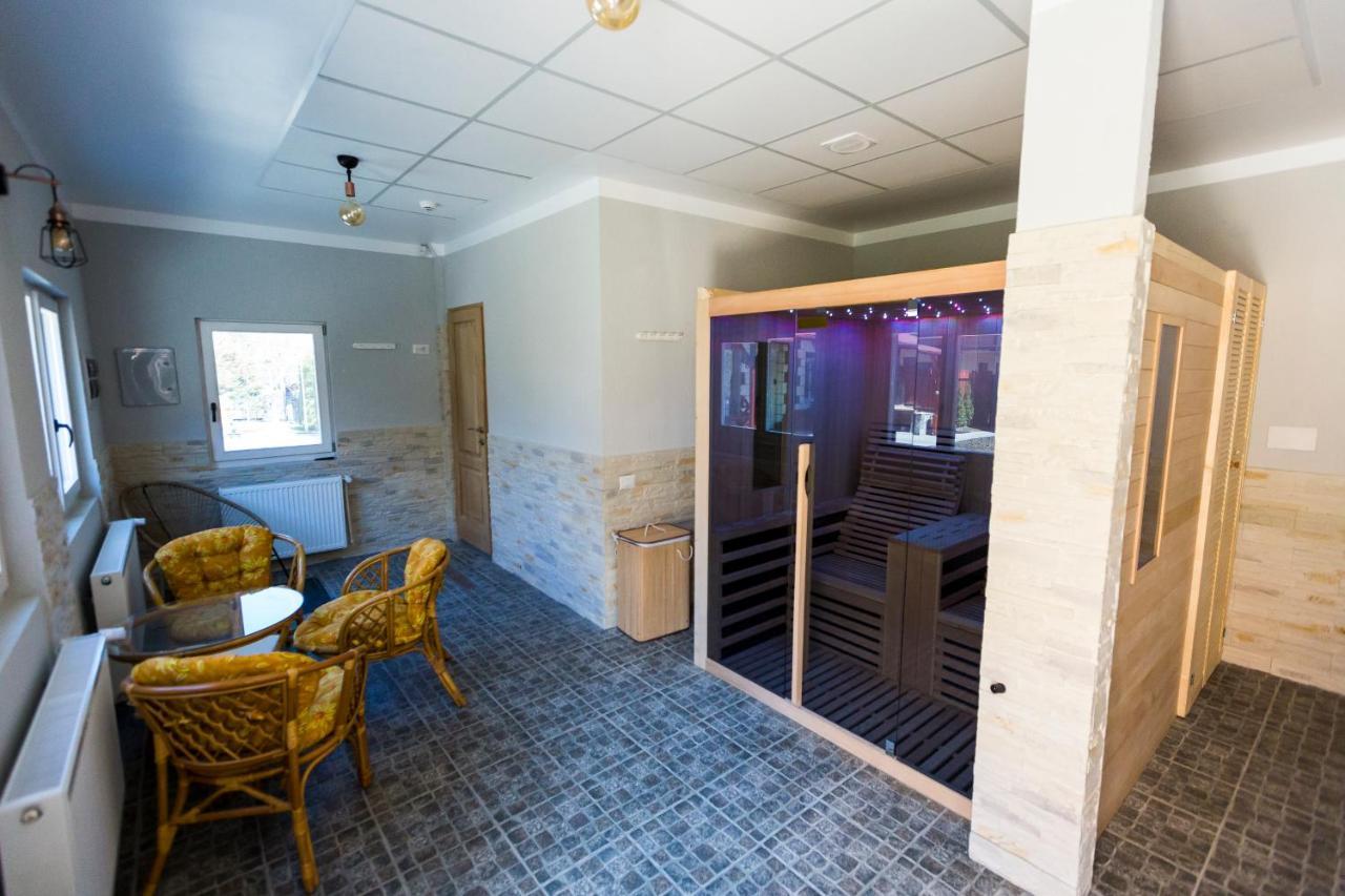 Royal Inn Busteni-Adults Only Esterno foto