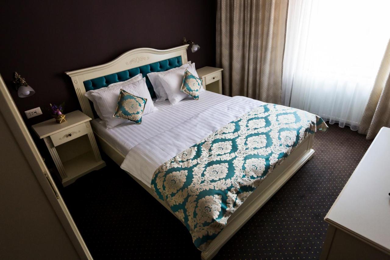 Royal Inn Busteni-Adults Only Esterno foto