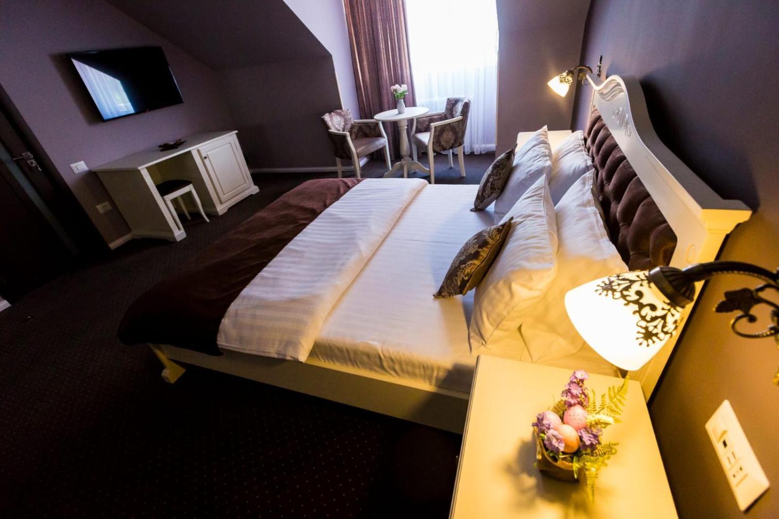 Royal Inn Busteni-Adults Only Esterno foto