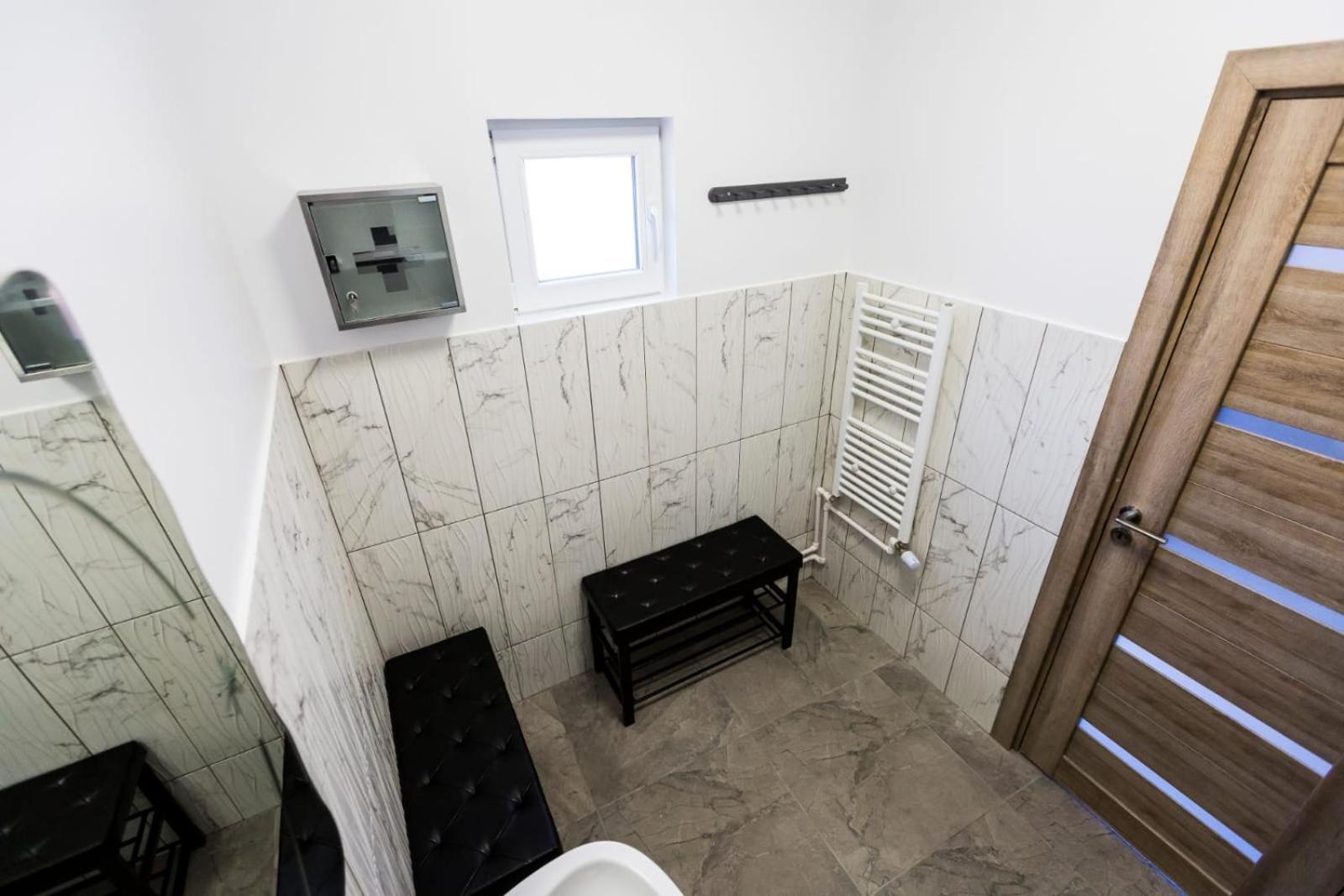 Royal Inn Busteni-Adults Only Esterno foto